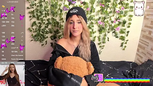 Amy Moonlight online show from October 19, 10:10 pm