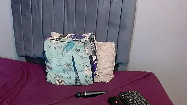 ChubbyBuddyxXx online show from October 5, 12:53 am