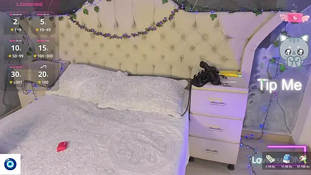 Snapshot of AmbarFoxx_ chatting on November 14, 9:08 am AmbarFoxx online show from November 14, 9:08 am