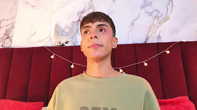 PrincePoppy online show from September 29, 8:35 pm