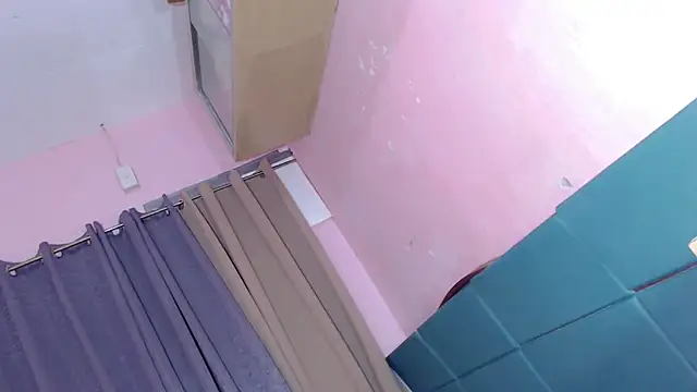 Snapshot of fallen_angel08 chatting on November 11, 10:04 am fallen angel08 online show from November 11, 10:04 am