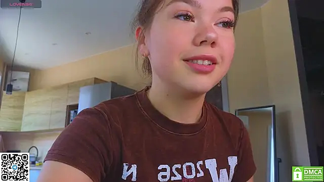 Snapshot of miss_bubbles_ chatting on July 2, 6:08 am miss bubbles online show from July 2, 6:08 am