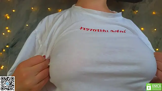 Snapshot of miss_bubbles_ chatting on July 16, 1:22 am miss bubbles online show from July 16, 1:22 am