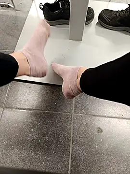 Teafeet online show from March 10, 2:22 pm