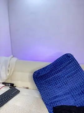 snow doll online show from February 7, 8:01 pm