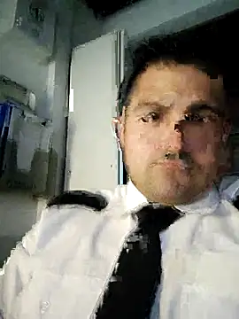 Bradd 32 online show from February 2, 12:20 am