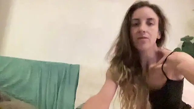 Snapshot of mariemady chatting on June 27, 1:32 am mariemady online show from June 27, 1:32 am