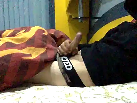 Snapshot of adiluci1 chatting on September 30, 7:19 pm adiluci1 online show from September 30, 7:19 pm