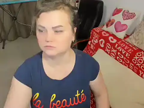 Snapshot of MildMature chatting on December 12, 9:58 pm MildMature online show from December 12, 9:58 pm