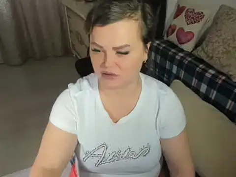 Snapshot of MildMature chatting on December 29, 9:30 pm MildMature online show from December 29, 9:30 pm