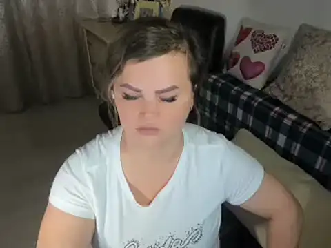 Snapshot of MildMature chatting on December 30, 12:32 am MildMature online show from December 30, 12:32 am