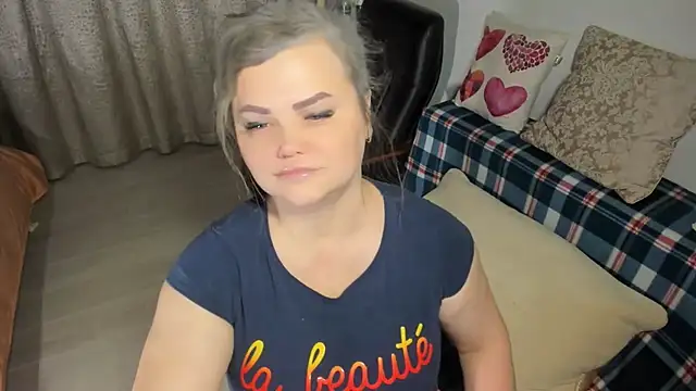 Snapshot of MildMature chatting on January 11, 3:13 am MildMature online show from January 11, 3:13 am