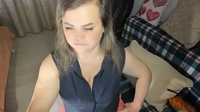 Snapshot of MildMature chatting on January 11, 10:51 pm MildMature online show from January 11, 10:51 pm