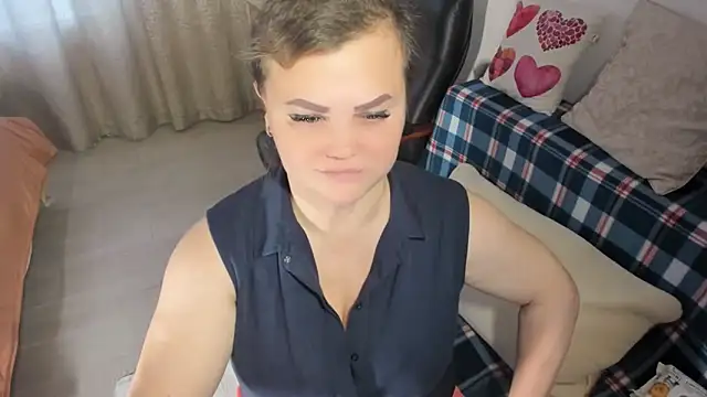 Snapshot of MildMature chatting on January 12, 9:51 am MildMature online show from January 12, 9:51 am