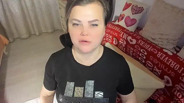 Snapshot of MildMature chatting on January 28, 6:28 pm MildMature online show from January 28, 6:28 pm