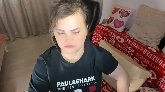 Snapshot of MildMature chatting on February 6, 2:00 am MildMature online show from February 6, 2:00 am