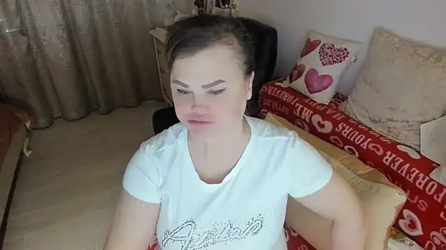 Snapshot of MildMature chatting on February 14, 8:37 pm MildMature online show from February 14, 8:37 pm