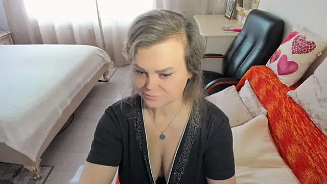 MildMature online show from May 31, 1:18 pm