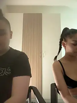 FemmeAffair online show from April 1, 8:06 pm