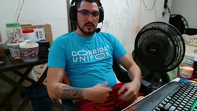 Snapshot of Leonino231 chatting on November 17, 6:03 pm Leonino231 online show from November 17, 6:03 pm