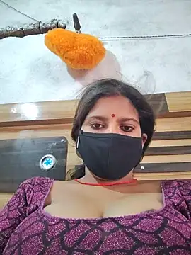 Snapshot of Daisygirl9 chatting on July 12, 9:44 am Daisygirl9 online show from July 12, 9:44 am