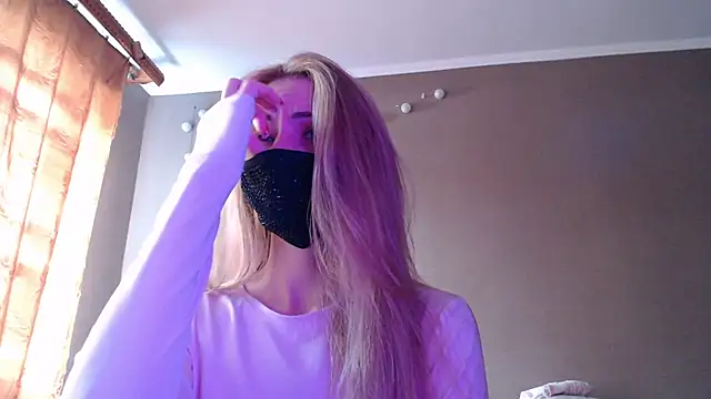 Snapshot of Iris_lave chatting on September 18, 10:28 am Iris lave online show from September 18, 10:28 am