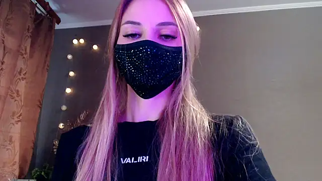 Snapshot of Iris_lave chatting on May 13, 4:15 pm Iris lave online show from May 13, 4:15 pm