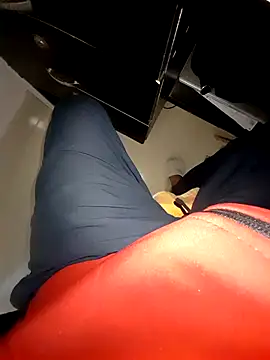 Snapshot of hackyourpussy@xh chatting on December 1, 1:21 am hackyourpussyxh online show from December 1, 1:21 am