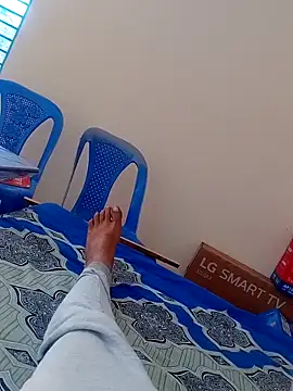 Snapshot of hackyourpussy@xh chatting on February 4, 9:48 am hackyourpussyxh online show from February 4, 9:48 am