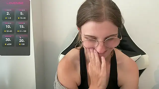 BustyKellyXXX online show from September 18, 10:28 am