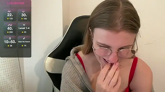 BustyKellyXXX online show from November 18, 10:31 am