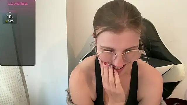 BustyKellyXXX online show from December 19, 12:45 pm