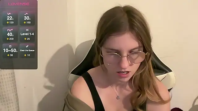 BustyKellyXXX online show from December 21, 8:49 pm