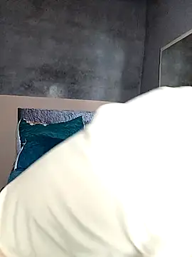 Snapshot of Moretl chatting on November 22, 8:19 pm Moretl online show from November 22, 8:19 pm