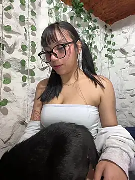 Maddy w online show from May 17, 3:26 am