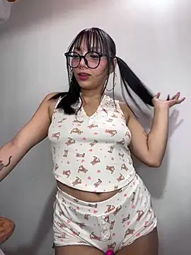 Maddy w online show from June 18, 3:51 am