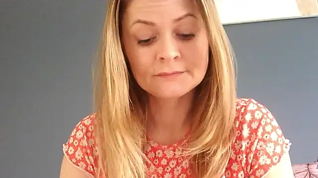 Snapshot of Ginger-bb chatting on April 13, 6:08 am Ginger-bb online show from April 13, 6:08 am