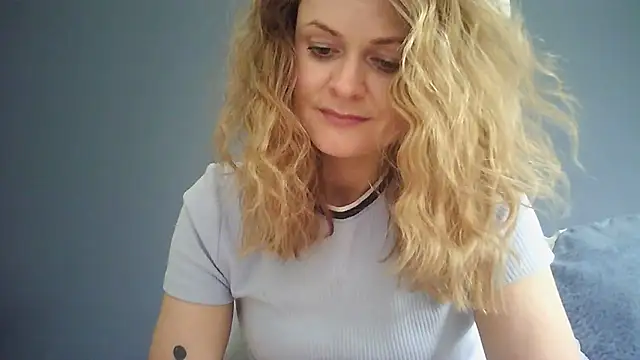 Snapshot of Ginger-bb chatting on June 13, 2:04 pm Ginger-bb online show from June 13, 2:04 pm