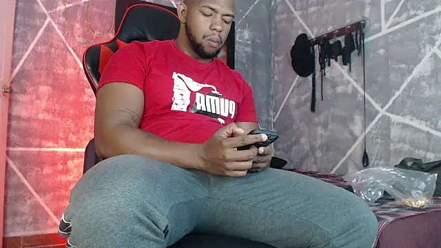 Snapshot of big_blackmen19 chatting on October 21, 12:17 pm big blackmen19 online show from October 21, 12:17 pm