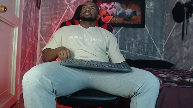 Snapshot of big_blackmen19 chatting on October 23, 12:15 pm big blackmen19 online show from October 23, 12:15 pm