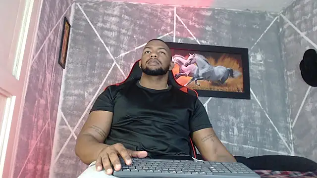 Snapshot of big_blackmen19 chatting on December 2, 3:01 am big blackmen19 online show from December 2, 3:01 am