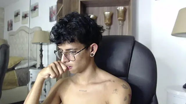 Ibratxandy online show from April 29, 5:17 pm