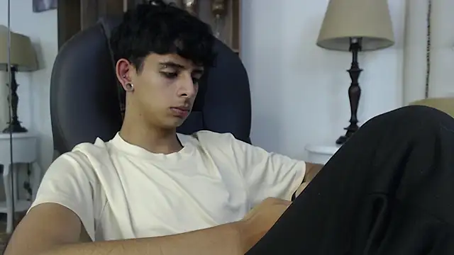 Ibratxandy online show from May 1, 6:56 pm