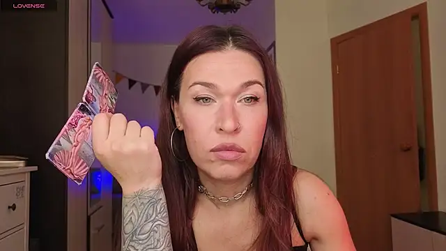 ReginaFoXXXy online show from May 8, 11:59 am
