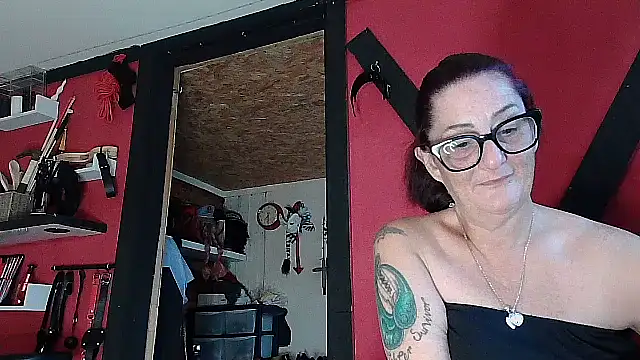 Snapshot of Mistress-Ivy51 chatting on November 5, 7:30 am Mistress-Ivy51 online show from November 5, 7:30 am