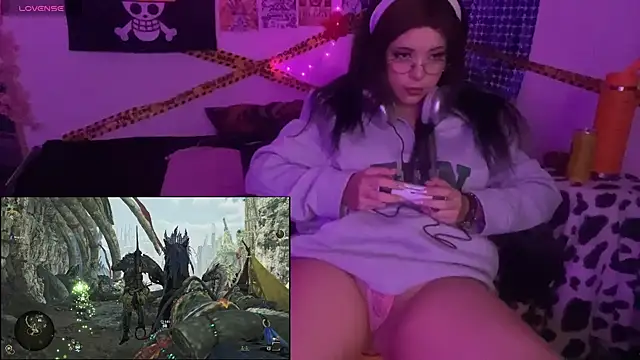 Snapshot of PixelKitty_ chatting on January 8, 11:29 pm PixelKitty online show from January 8, 11:29 pm