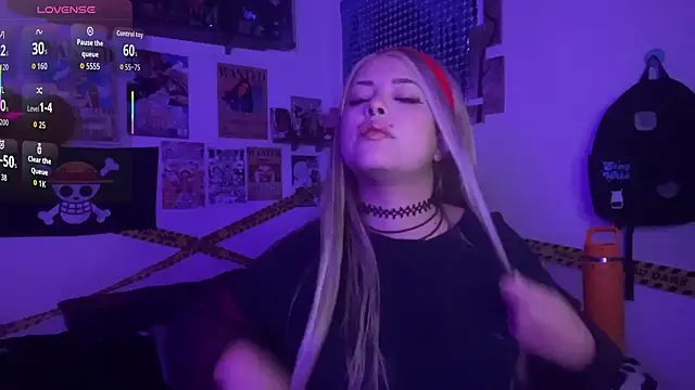 Snapshot of PixelKitty_ chatting on March 6, 2:19 am PixelKitty online show from March 6, 2:19 am