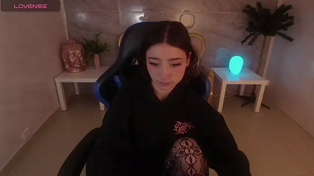 Snapshot of venuss09_s chatting on September 19, 1:34 pm venuss09 s online show from September 19, 1:34 pm