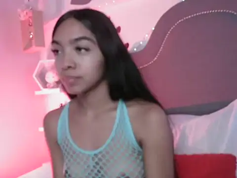 pocahontamoon online show from November 15, 1:29 pm