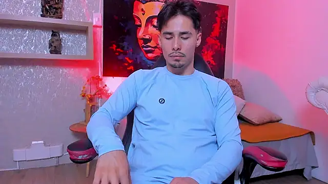 Snapshot of loghan_fox chatting on October 7, 3:36 am loghan fox online show from October 7, 3:36 am